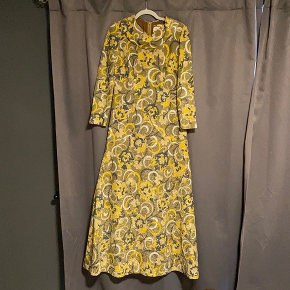 Vintage Ladies Pride Gown - Picture 1 of 9